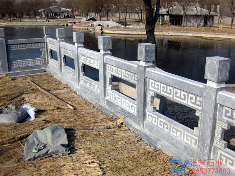 青石河道石护栏 