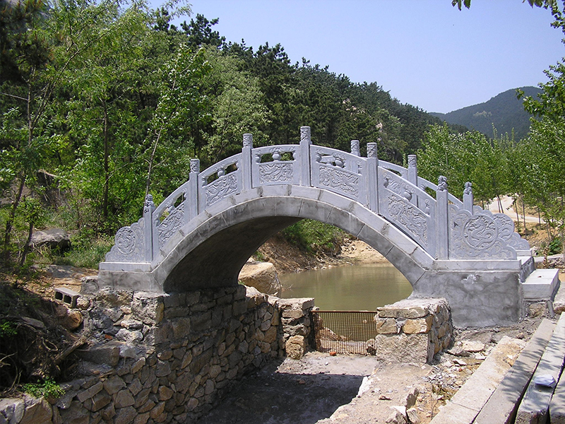 景区青石拱桥