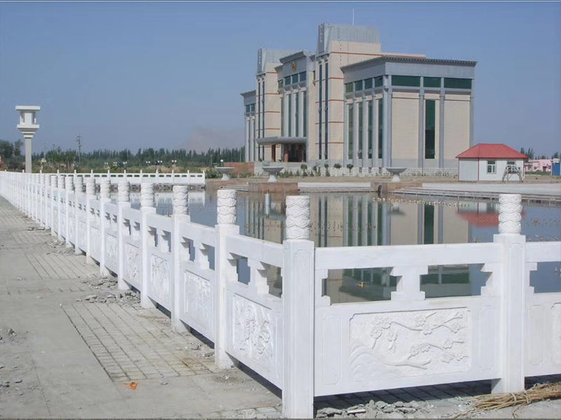 石栏杆 